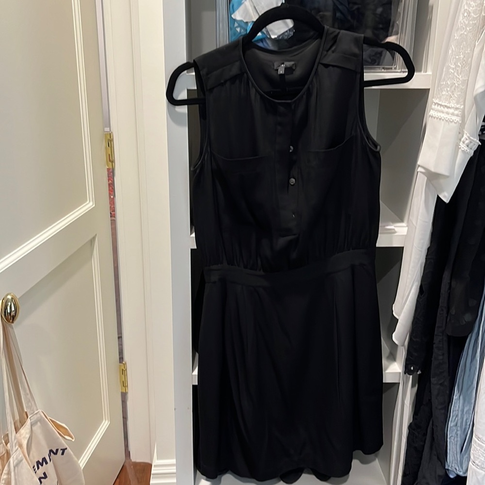 Theory Silk Black Mini/Mini with Pockets and Hidden Buttons